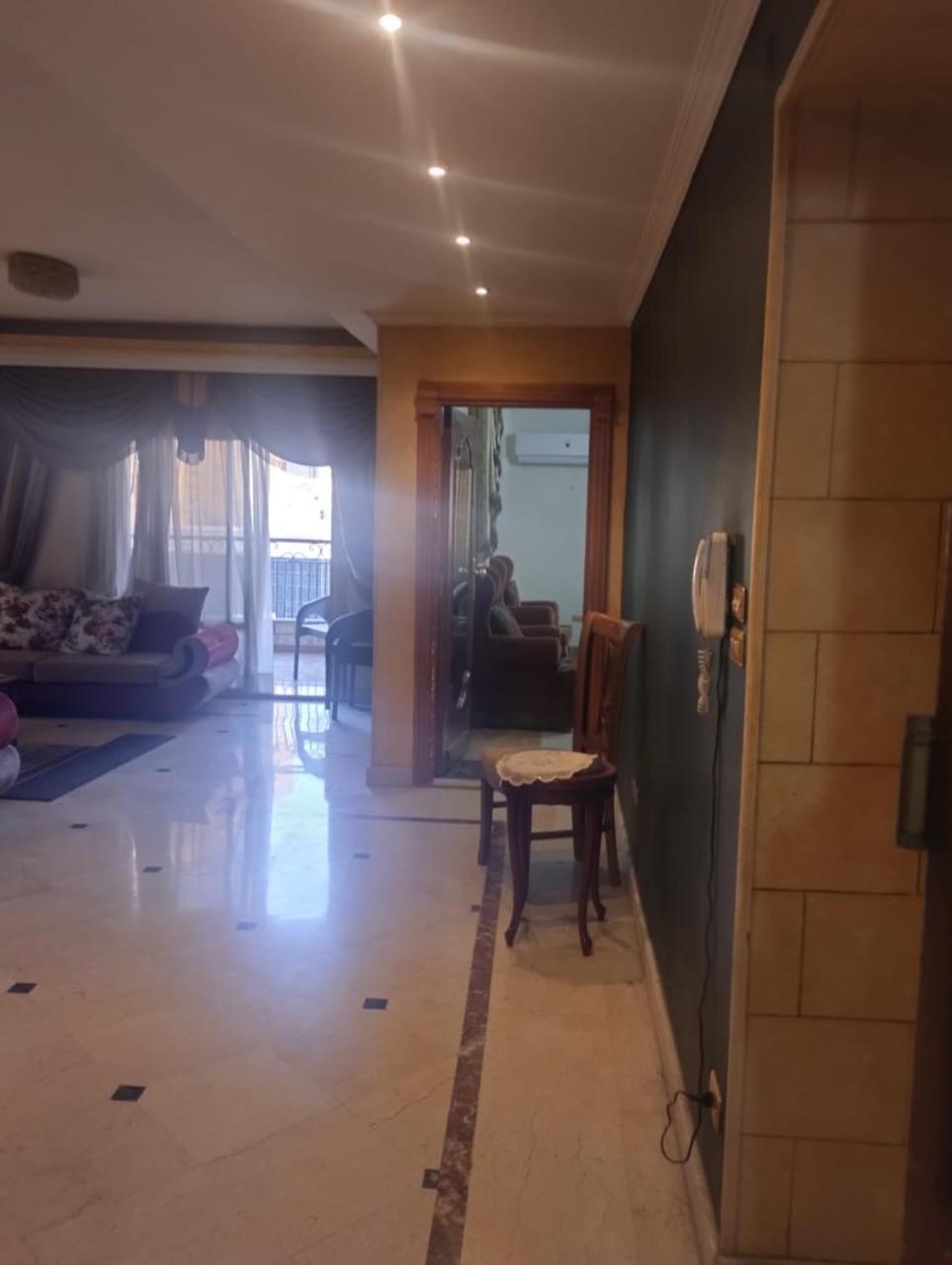 شقه ٢٦٠م شارع جامعة الدول العربية الرئيسي Cairo