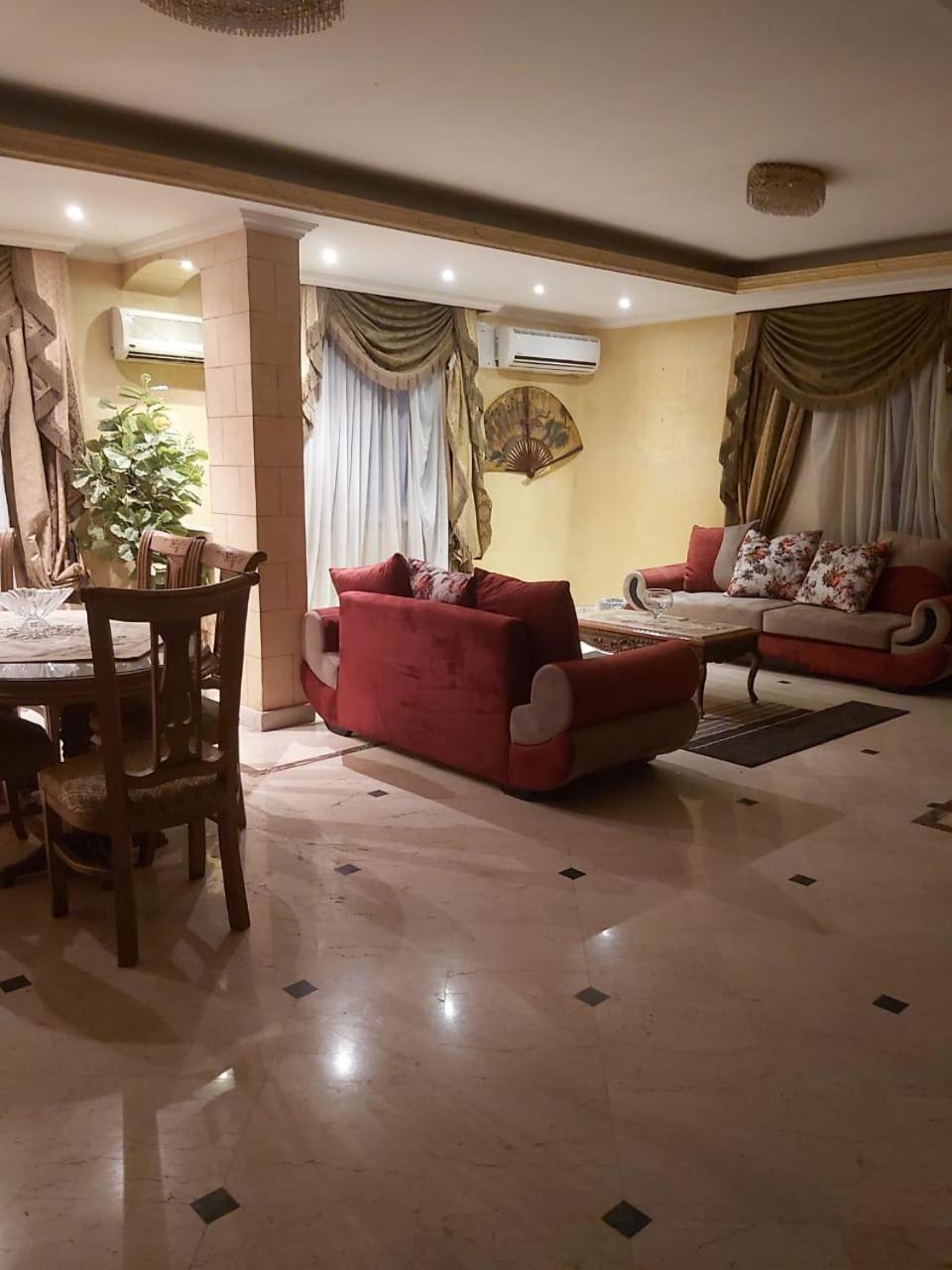 شقه ٢٦٠م شارع جامعة الدول العربية الرئيسي Cairo